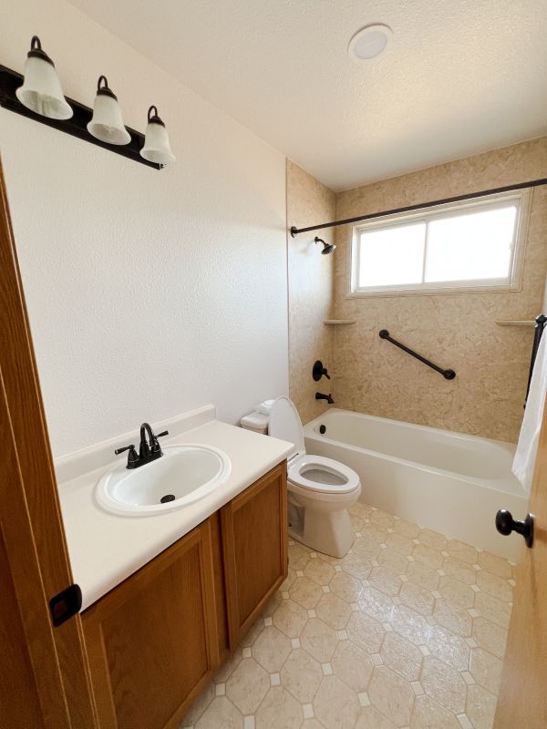 Top Bathroom Remodeling Companies in Newton, KS